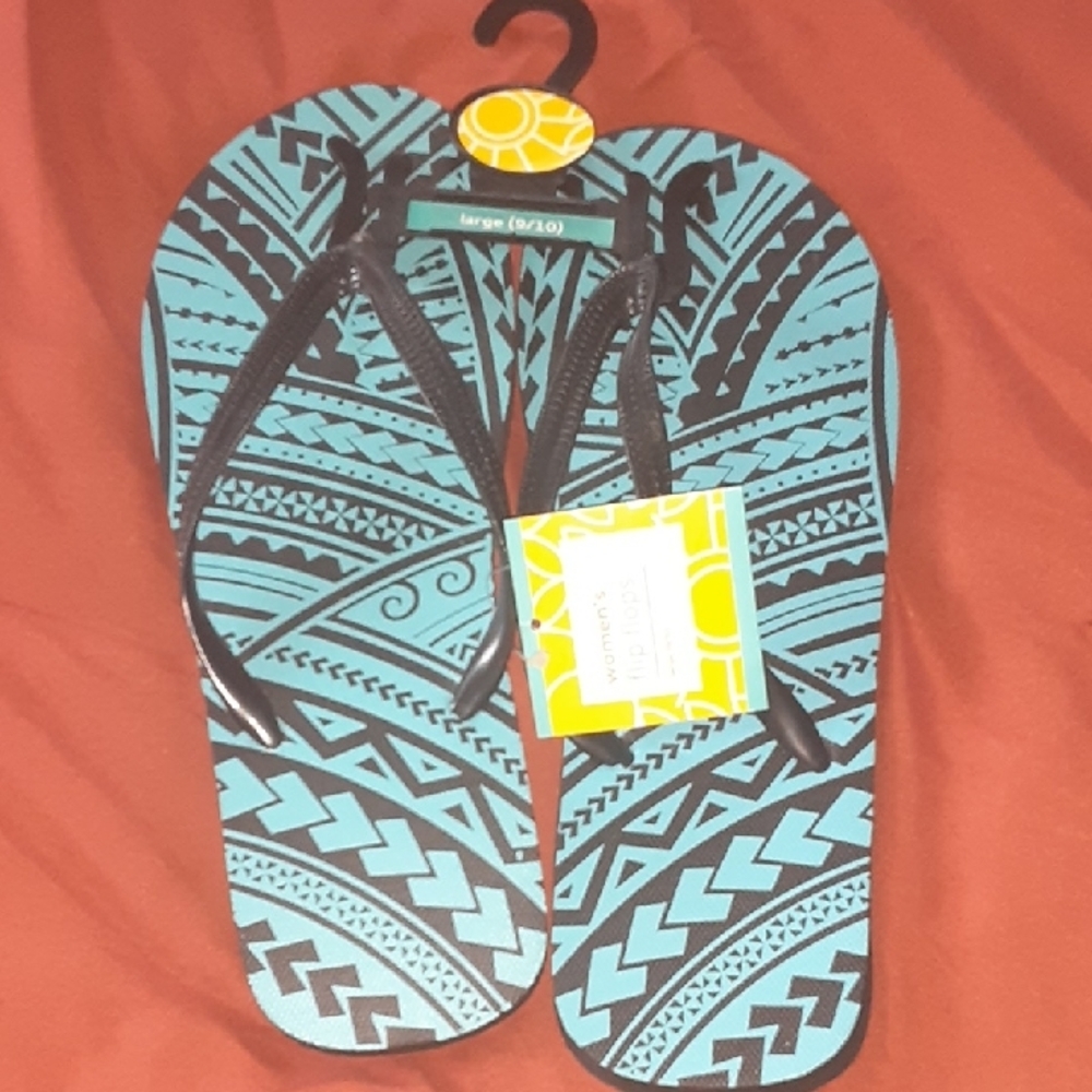 Home Basics Blue and Black Patterned Sandals